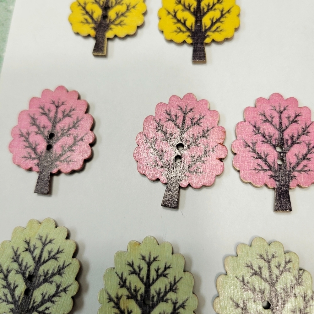 23 Wooden Buttons Trees